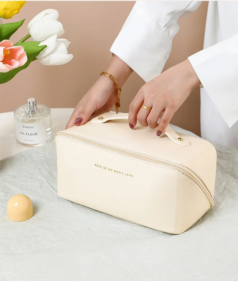 PU Leather Toiletry Bag – Waterproof Shell-Shaped Organizer - Willen