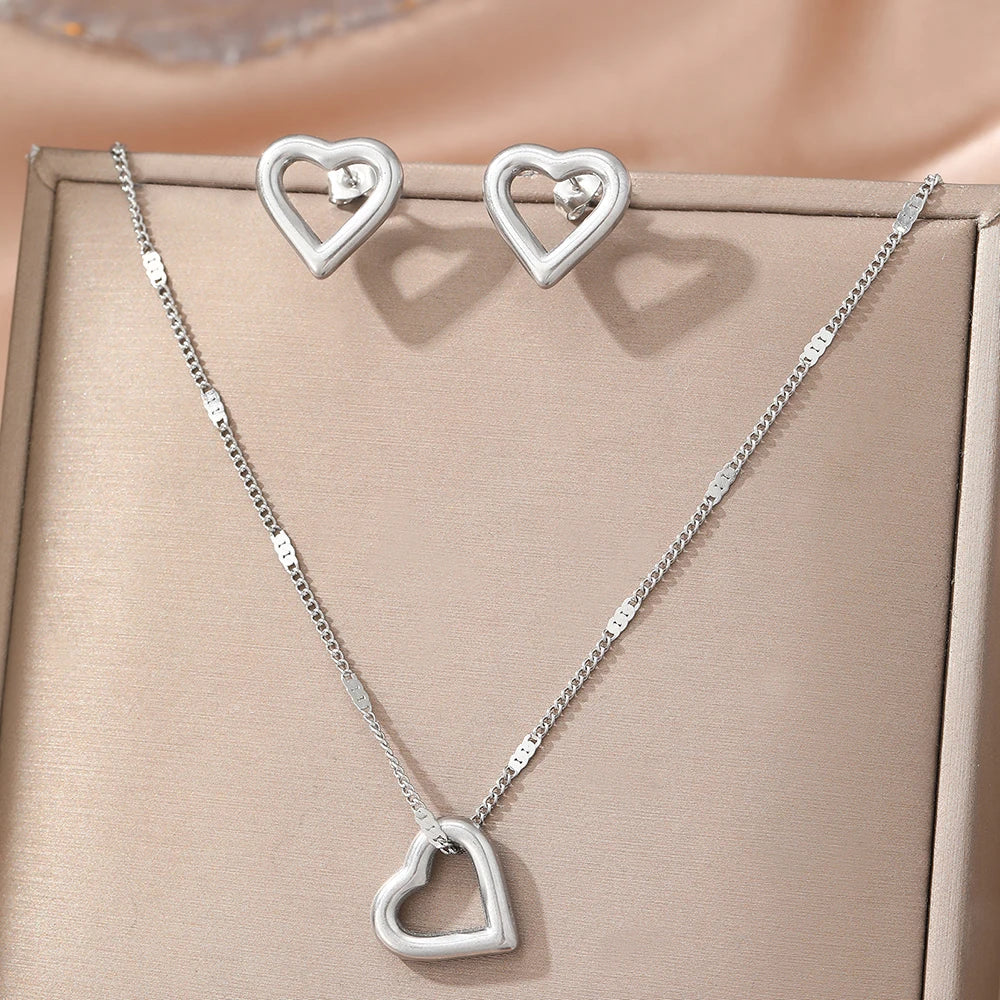 Heart Pendant Jewelry Set – Minimalist Necklace & Earrings in Stainless Steel - Willen