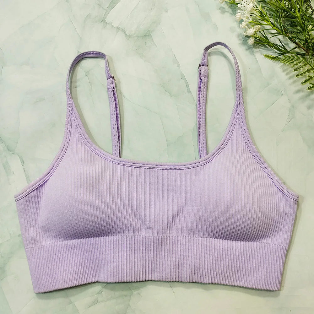 Seamless Ribbed Sports Bra – White Crop Top with Removable Pads - Willen