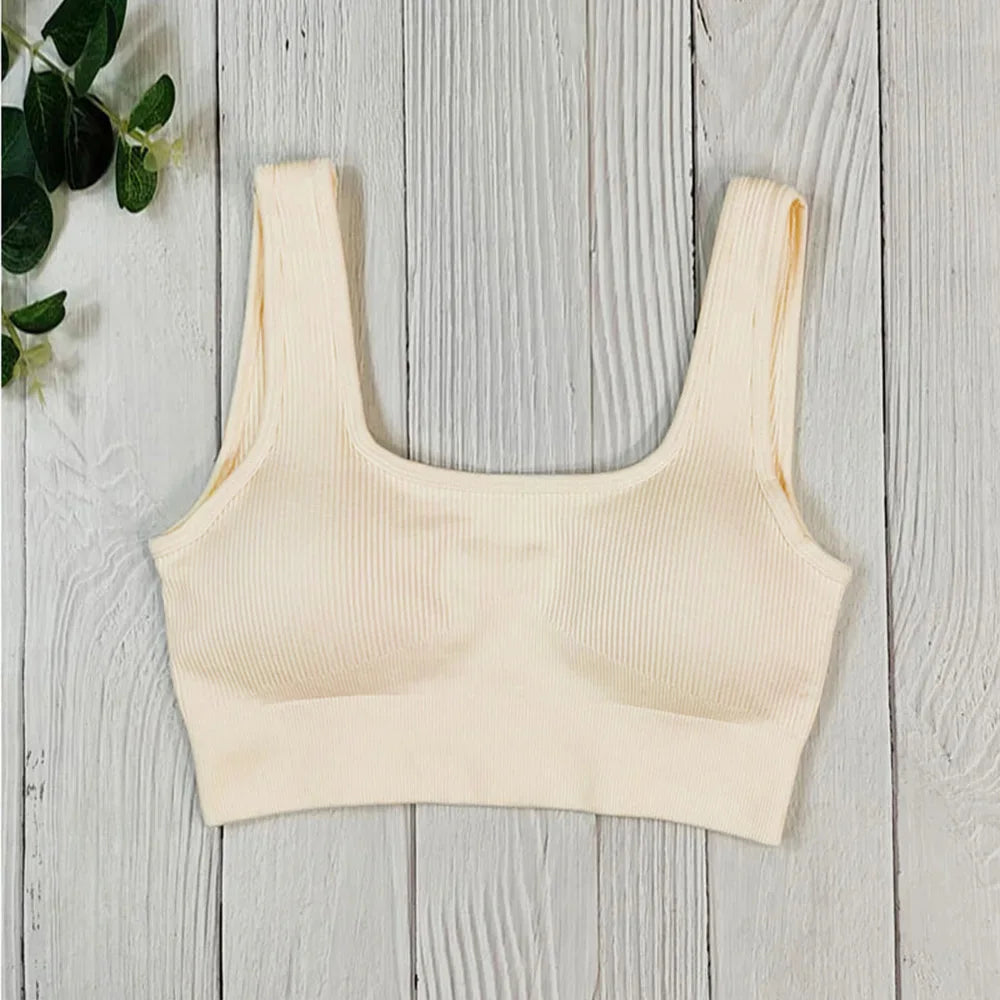 Seamless Ribbed Sports Bra – White Crop Top with Removable Pads - Willen