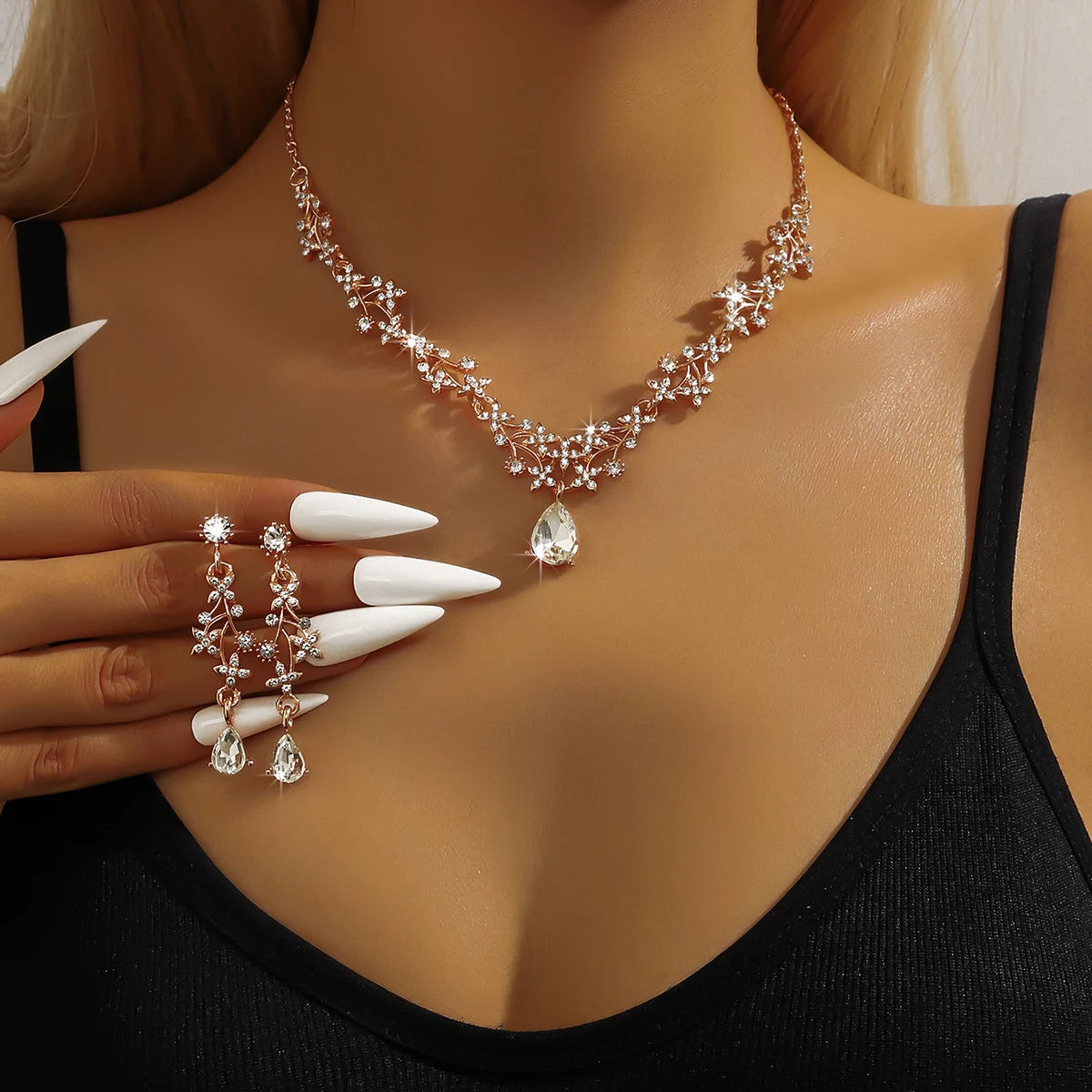 3-Piece Floral Teardrop Jewelry Set – Hollow Pendant Necklace & Earrings for Formal Occasions - Willen