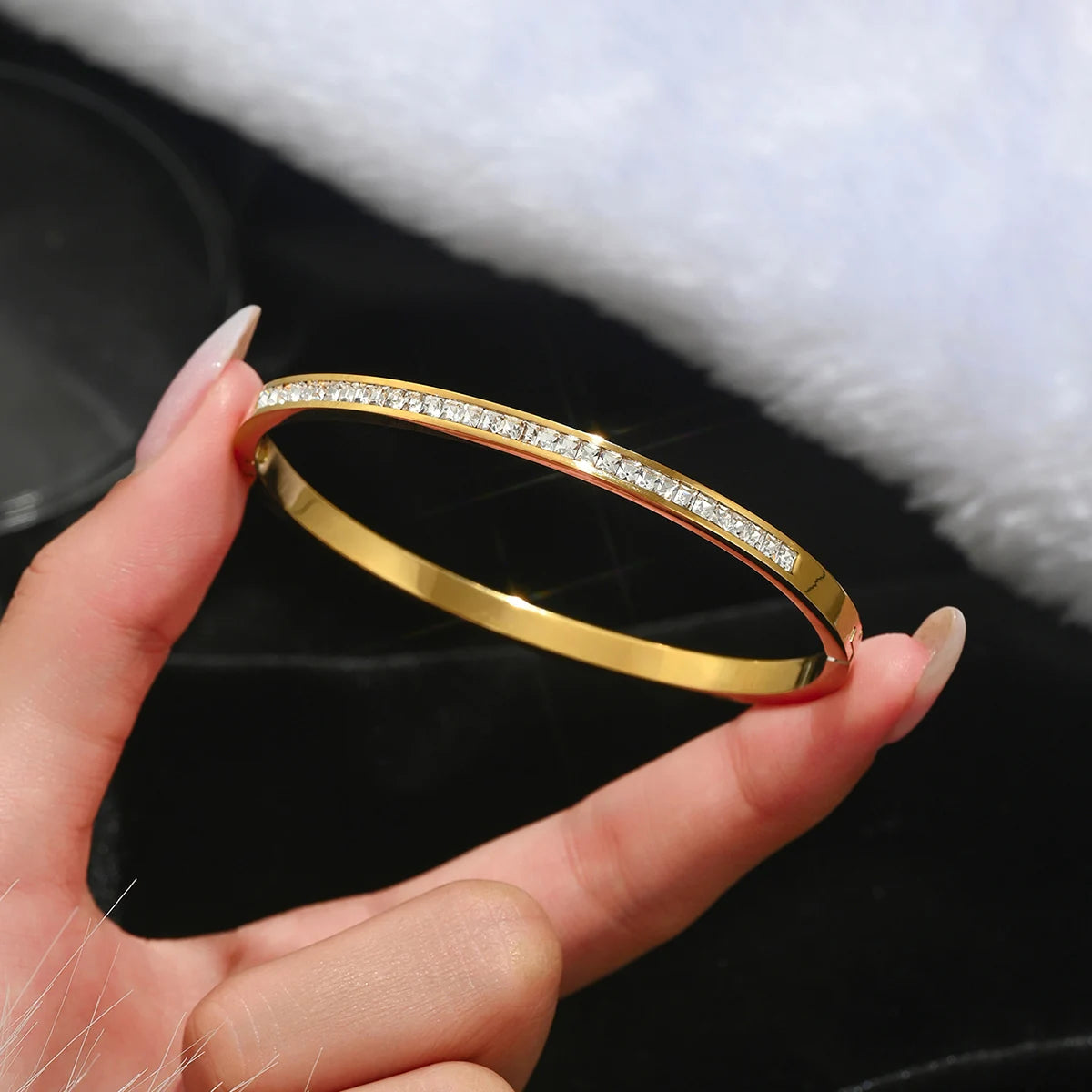Gold Stainless Steel Bangle – Nail-Inspired Open Cuff Bracelet - Willen