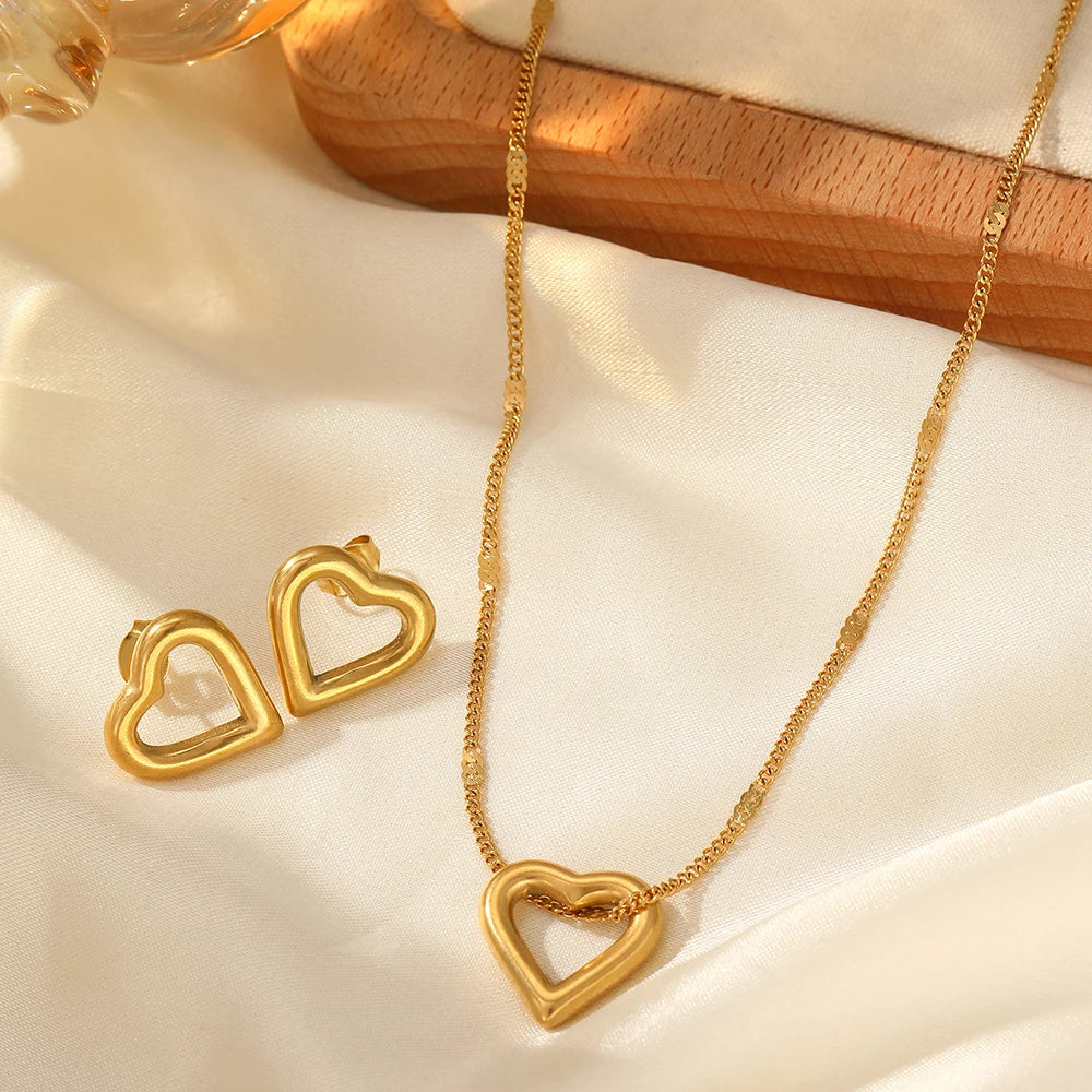 Heart Pendant Jewelry Set – Minimalist Necklace & Earrings in Stainless Steel - Willen