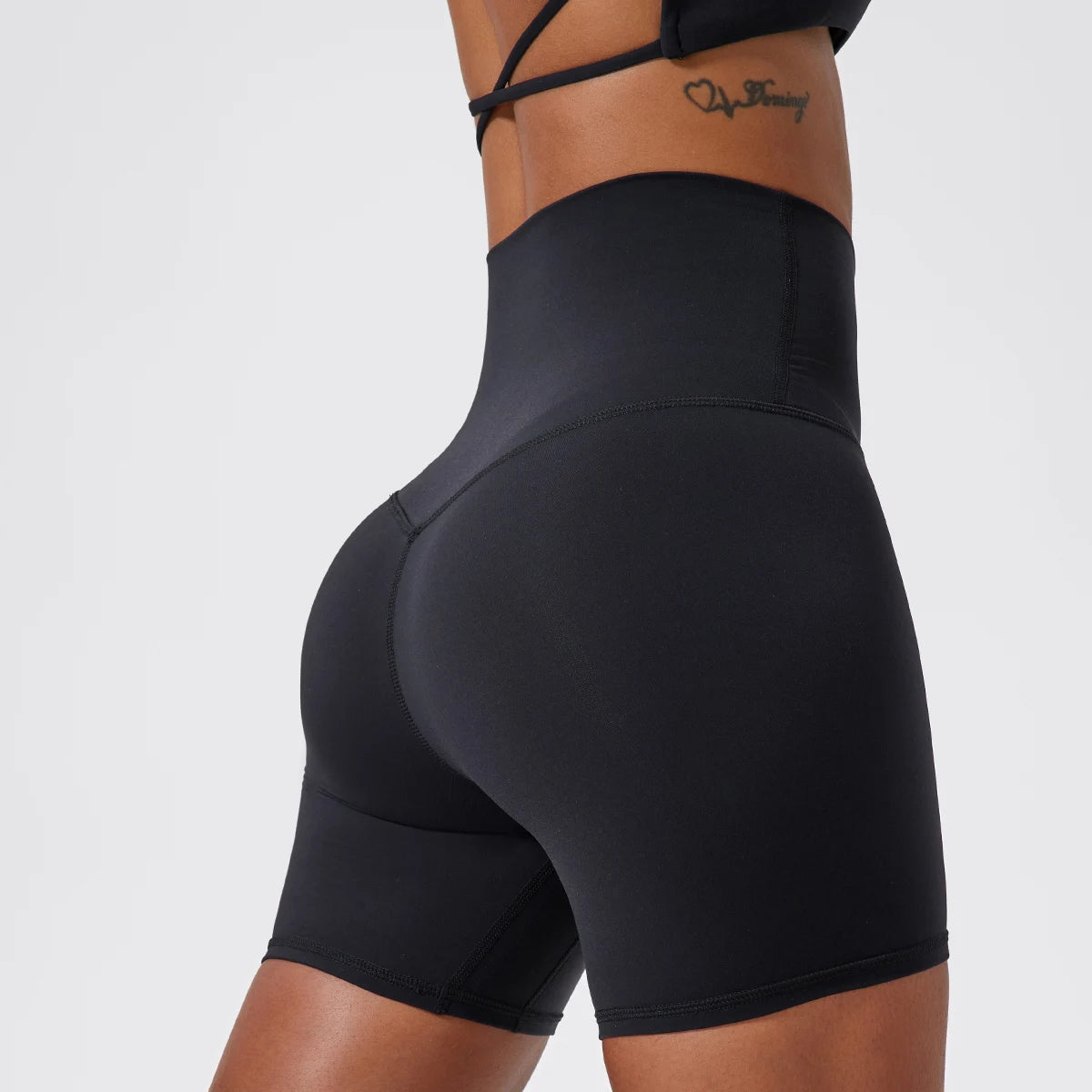 Seamless Yoga Shorts – High-Waist Stretch Design with Breathable Comfort - Willen