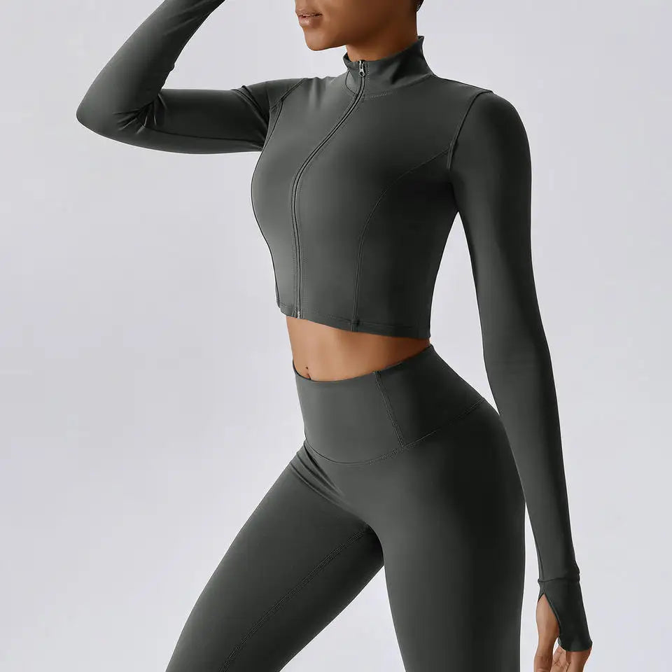 4-Piece Women's Yoga Set – Long Sleeve Sports Outfit with Leggings, Shorts, Bra & Top - Willen