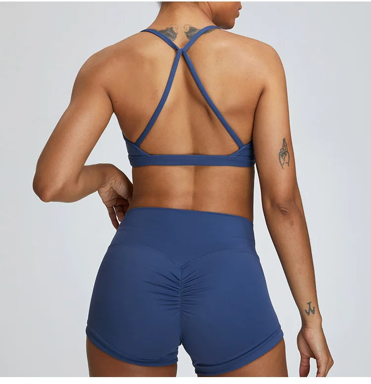 Seamless Sports Bra – Cross-Back, Removable Pads, Stretch Fit - Willen
