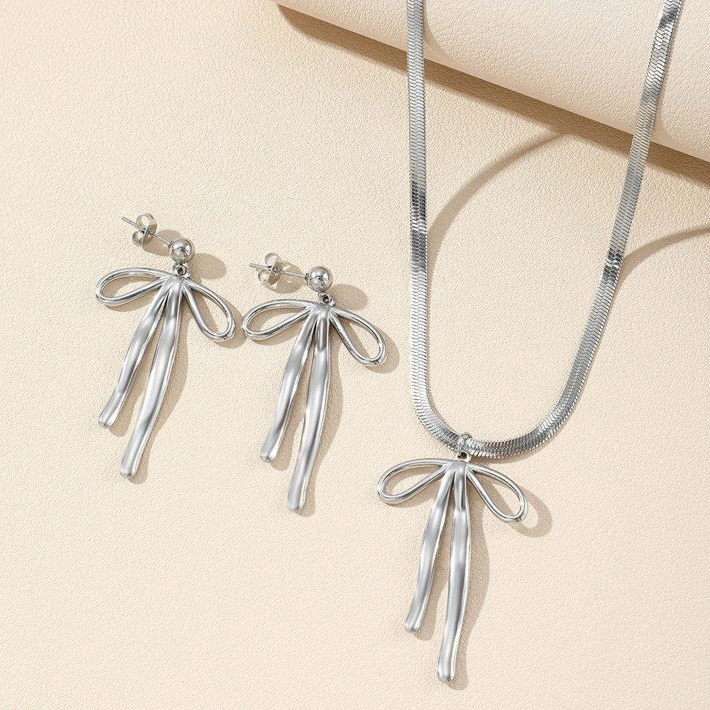 Stainless Steel Bow Pendant Jewelry Set – Snake Chain Necklace with Matching Stud Earrings - Willen