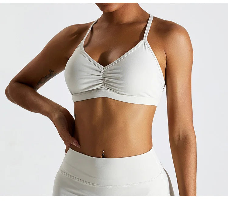 Seamless Sports Bra – Cross-Back, Removable Pads, Stretch Fit - Willen