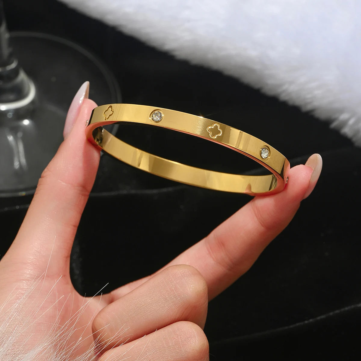 Gold Stainless Steel Bangle – Nail-Inspired Open Cuff Bracelet - Willen