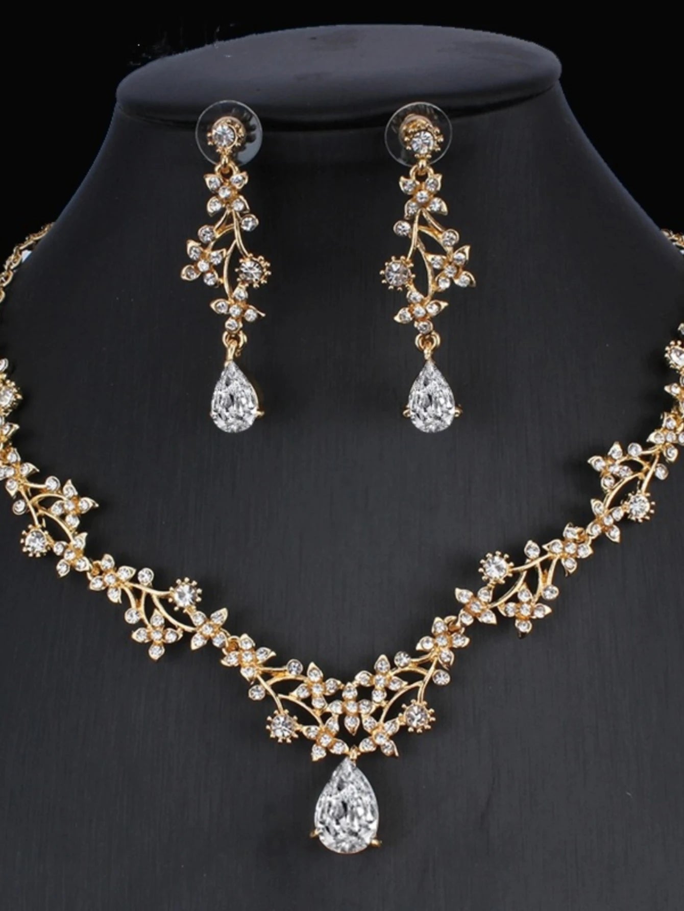 3-Piece Floral Teardrop Jewelry Set – Hollow Pendant Necklace & Earrings for Formal Occasions - Willen