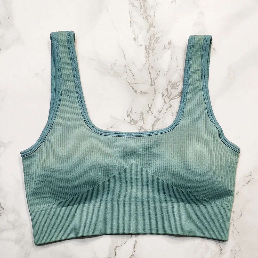 Seamless Ribbed Sports Bra – White Crop Top with Removable Pads - Willen