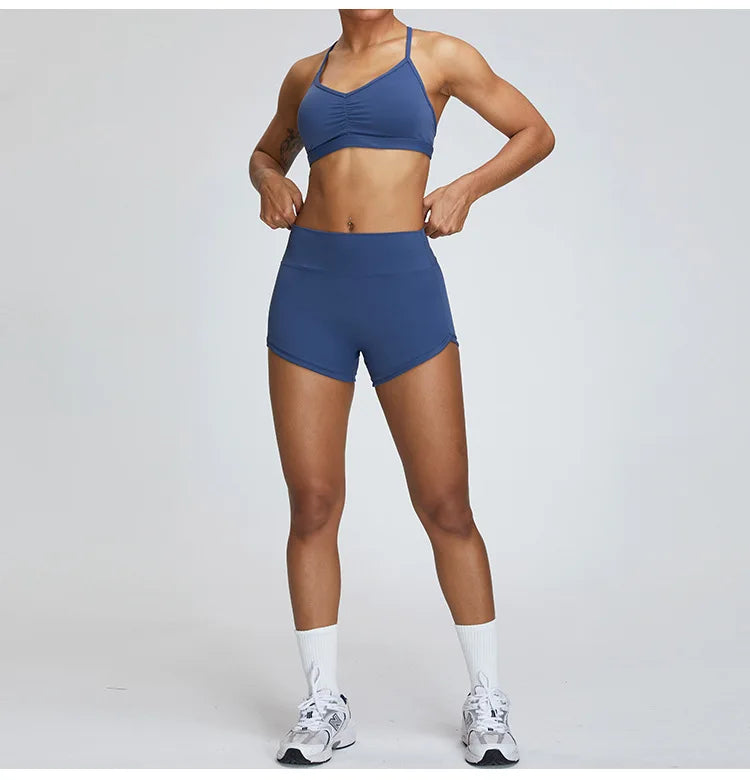 Seamless Sports Bra – Cross-Back, Removable Pads, Stretch Fit - Willen