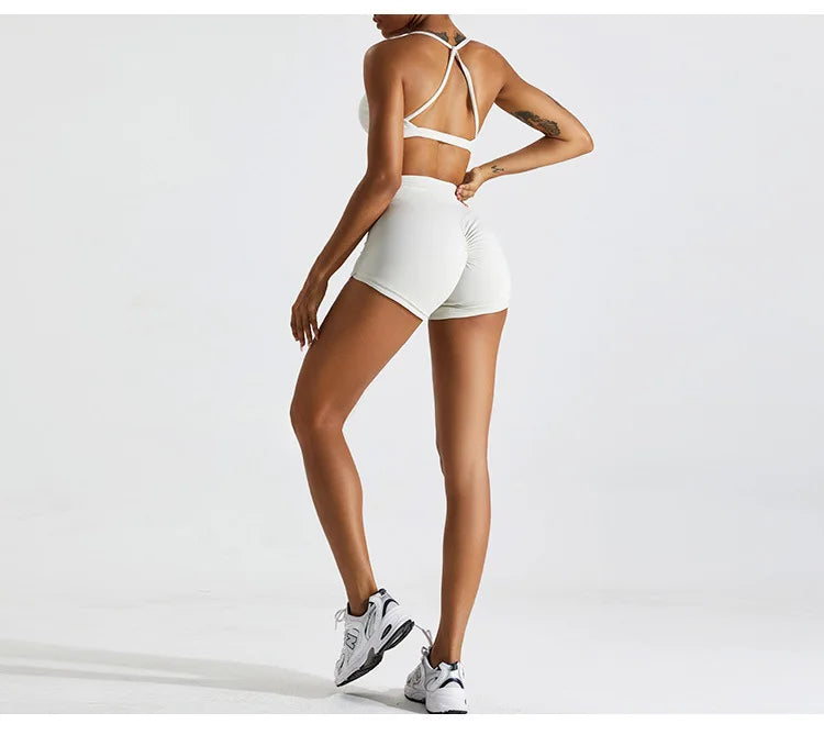 Seamless Sports Bra – Cross-Back, Removable Pads, Stretch Fit - Willen