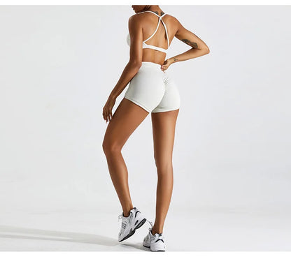 Seamless Sports Bra – Cross-Back, Removable Pads, Stretch Fit - Willen
