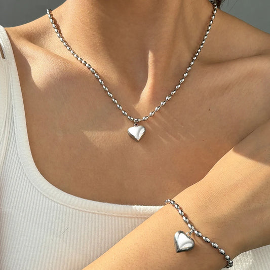 Heart Pendant Jewelry Set – Stainless Steel Necklace & Earrings, Beaded Chain Design - Willen
