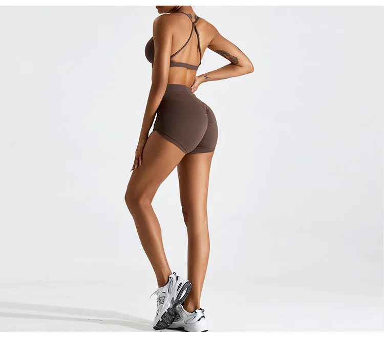 Seamless Sports Bra – Cross-Back, Removable Pads, Stretch Fit - Willen