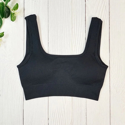 Seamless Ribbed Sports Bra – White Crop Top with Removable Pads - Willen