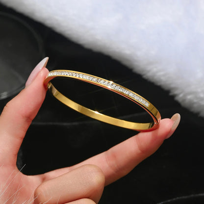 Gold Stainless Steel Bangle – Nail-Inspired Open Cuff Bracelet - Willen