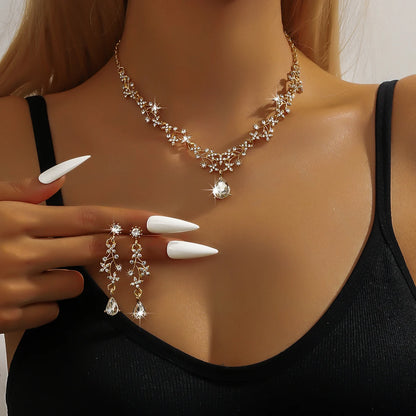 3-Piece Floral Teardrop Jewelry Set – Hollow Pendant Necklace & Earrings for Formal Occasions - Willen