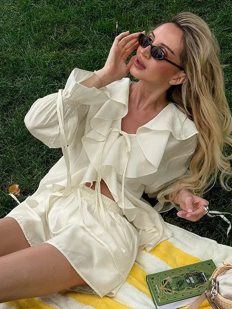 2-Piece Summer Set – Lace-Up Ruffle Blouse and Wide-Leg Shorts, Polyester - Willen