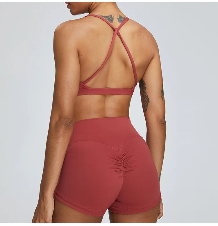 Seamless Sports Bra – Cross-Back, Removable Pads, Stretch Fit - Willen