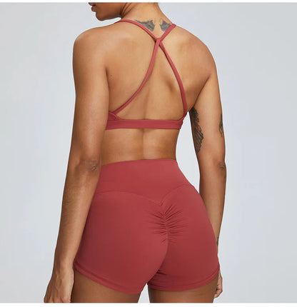 Seamless Sports Bra – Cross-Back, Removable Pads, Stretch Fit - Willen